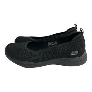 SKECHERS Women's Size 9.5
Wide Fit Air-Cooled Memory Foam Black Slippers 104134W